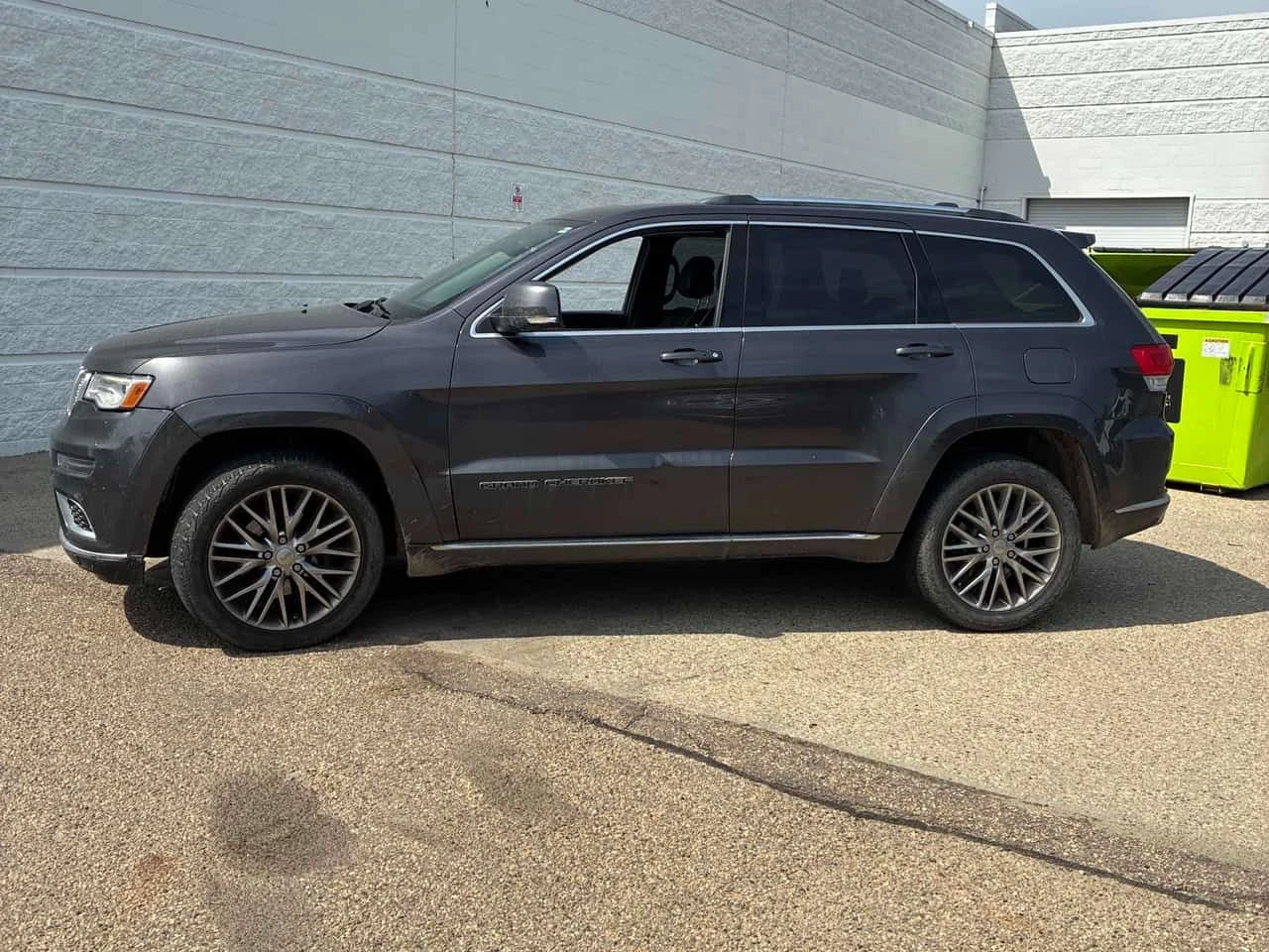 Jeep Grand cherokee * Summit * ДИСТРОНИК * КЛИП НА МОТОРА , снимка 3 - Автомобили и джипове - 55327169