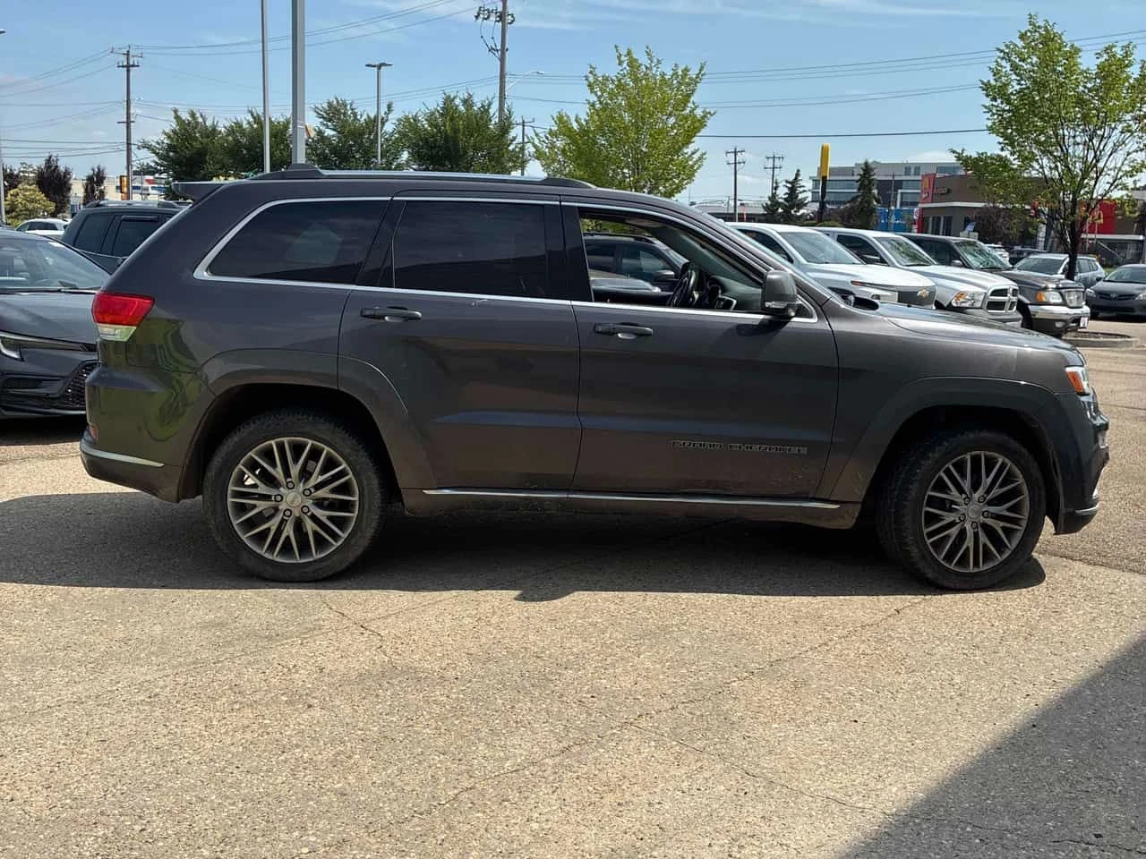Jeep Grand cherokee * Summit * ДИСТРОНИК * КЛИП НА МОТОРА , снимка 4 - Автомобили и джипове - 55327169