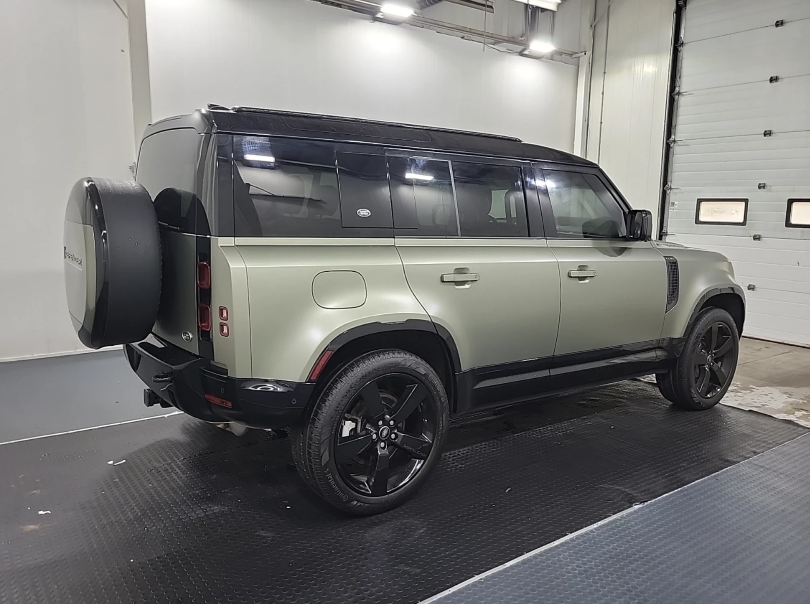 Land Rover Defender 2023 Land Rover DEFENDER X-DYNAMIC SE, снимка 3 - Автомобили и джипове - 55484905