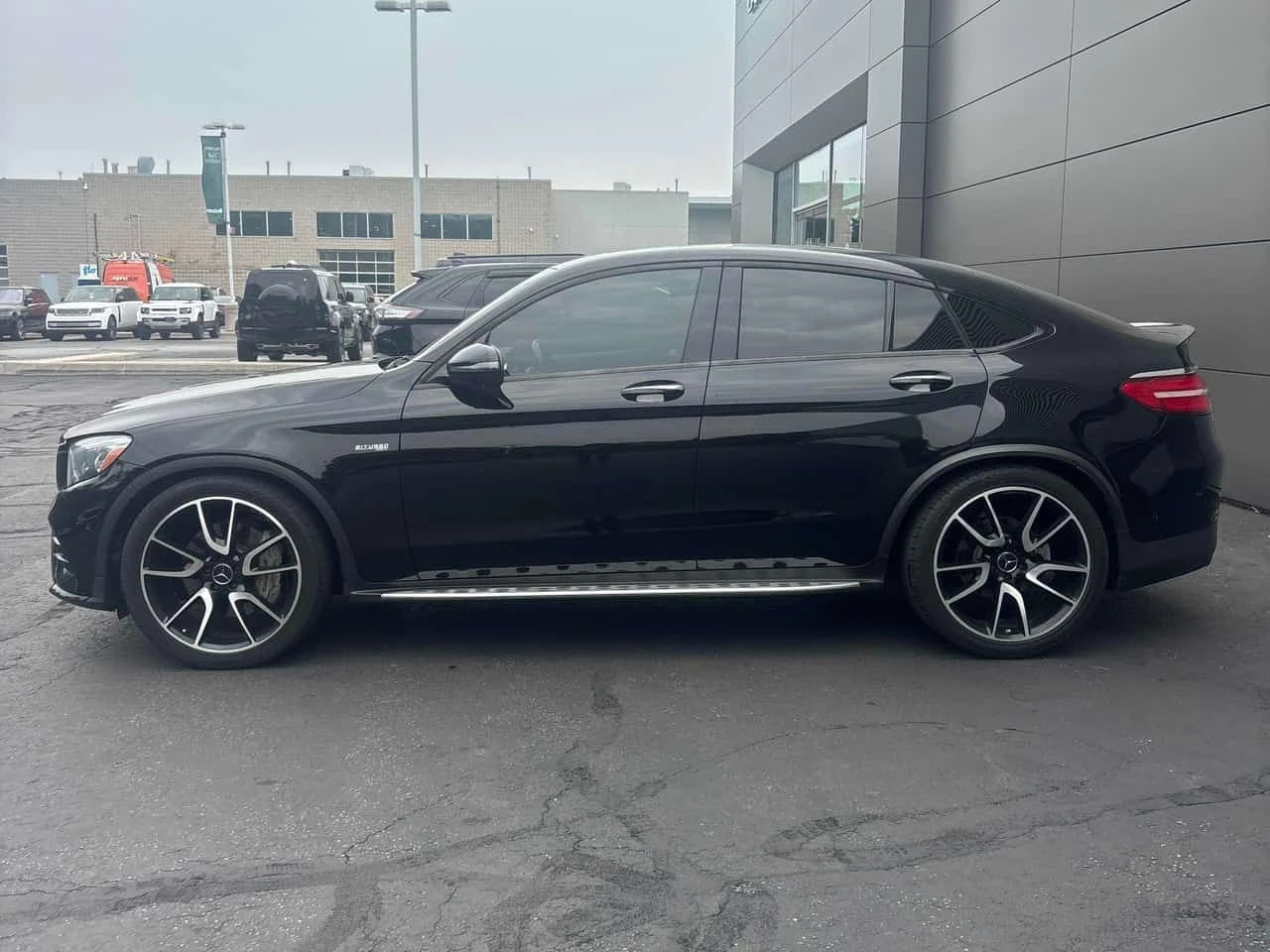 Mercedes-Benz GLC 43 AMG 4MATIC * ГЛАВНО ПРЕДСТАВИТЕЛСТВО НА MERCEDES* , снимка 3 - Автомобили и джипове - 55644527