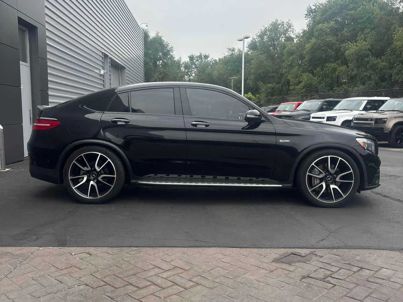 Mercedes-Benz GLC 43 AMG 4MATIC * ГЛАВНО ПРЕДСТАВИТЕЛСТВО НА MERCEDES* , снимка 4 - Автомобили и джипове - 55644527