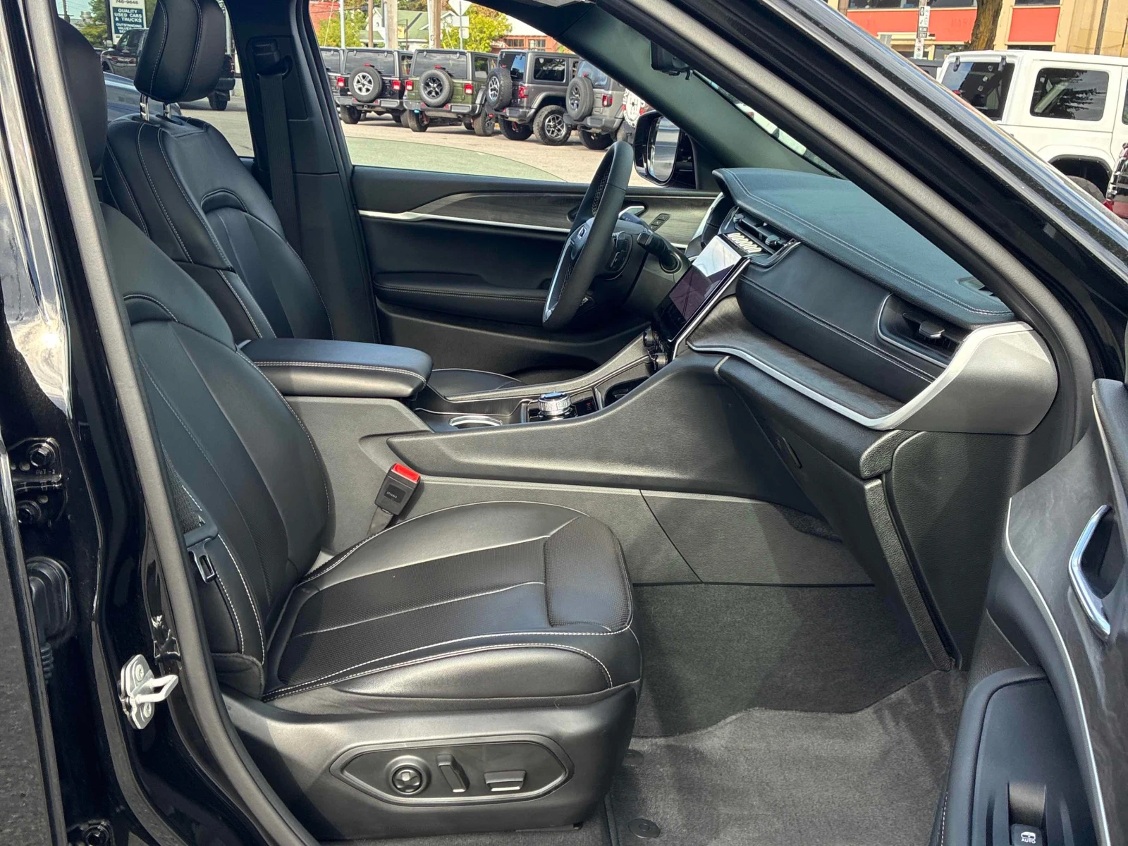 Jeep Grand cherokee Limited* CARFAX* АВТОКРЕДИТ БЕЗ ПЪРВОНАЧАЛНА ВНОСК, снимка 17 - Автомобили и джипове - 56154249
