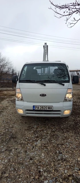  Kia Besta