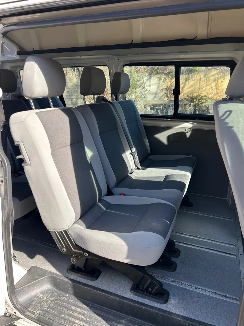 VW Transporter 2.0TDI с Рампа, снимка 10 - Бусове и автобуси - 52888105
