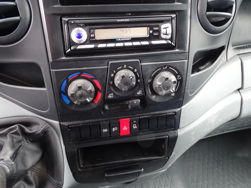 Iveco Daily 35C12  КАТ. * Б* , снимка 15 - Бусове и автобуси - 53382670