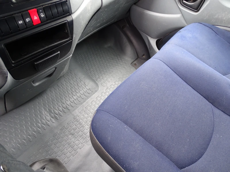 Iveco Daily 35C12  КАТ. * Б* , снимка 16 - Бусове и автобуси - 53382670