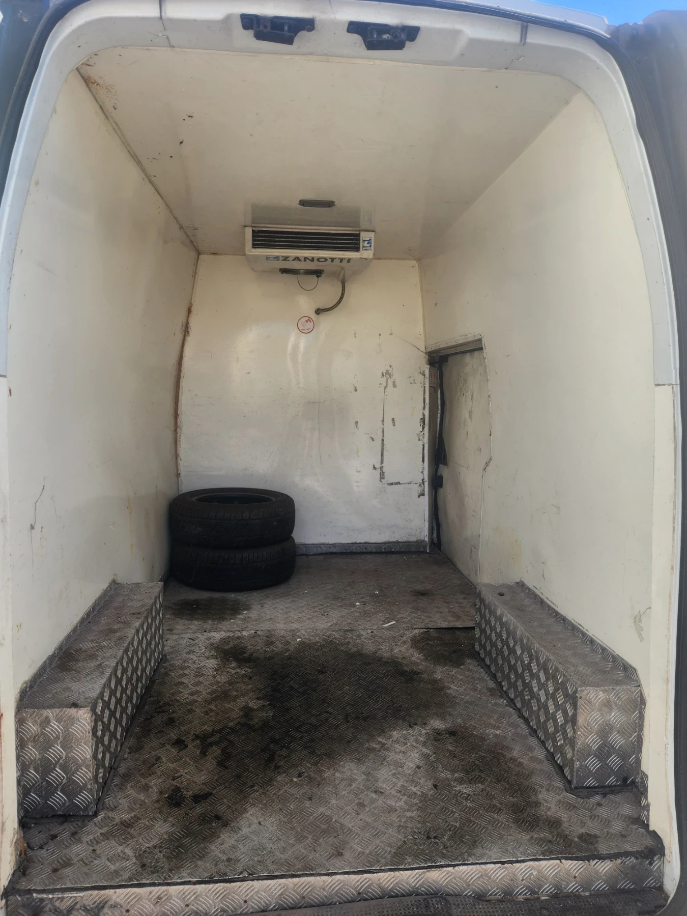 Opel Vivaro 2.0cdti ХЛАДИЛЕН - изображение 2