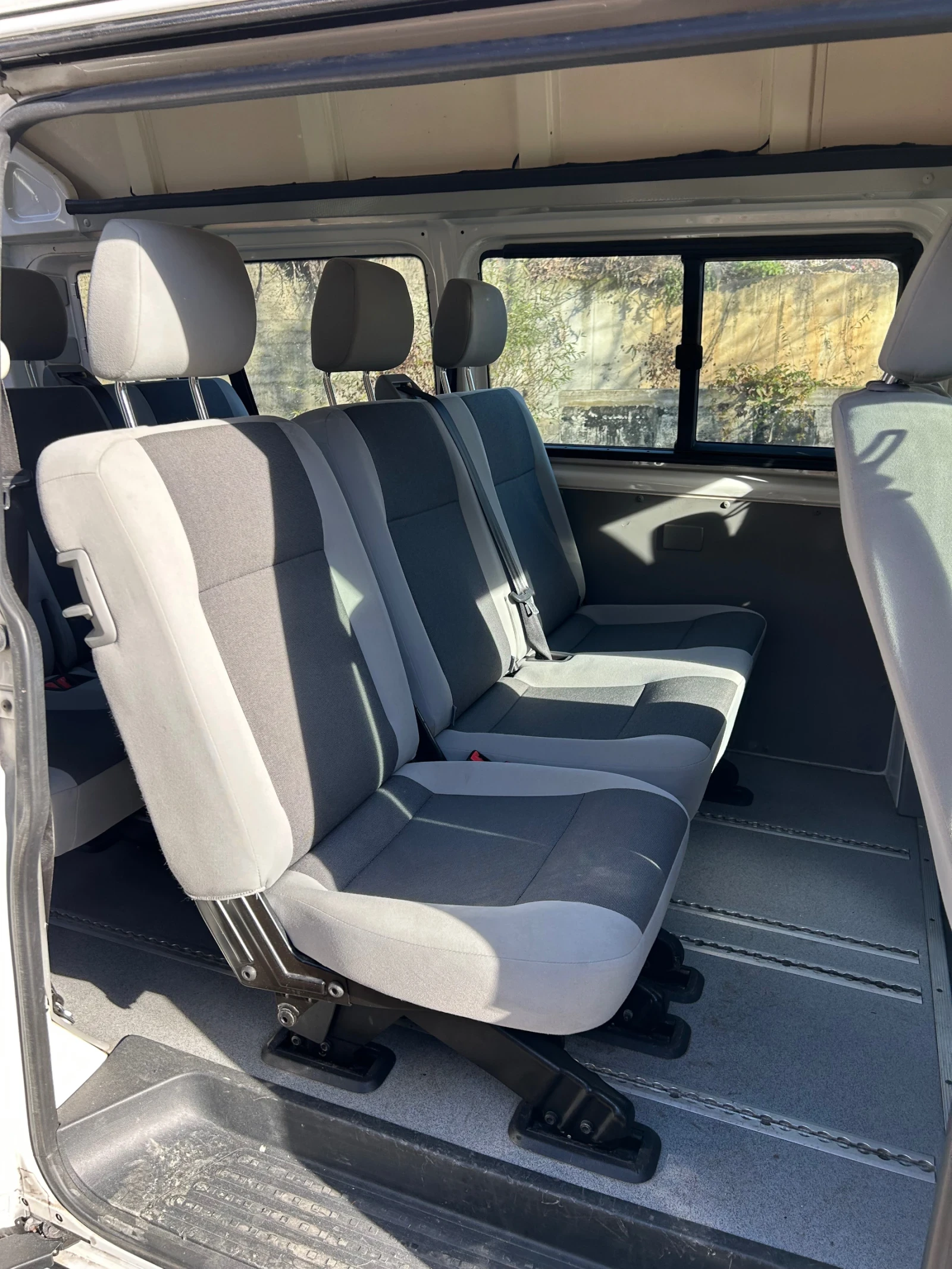 VW Transporter 2.0TDI с Рампа - изображение 10