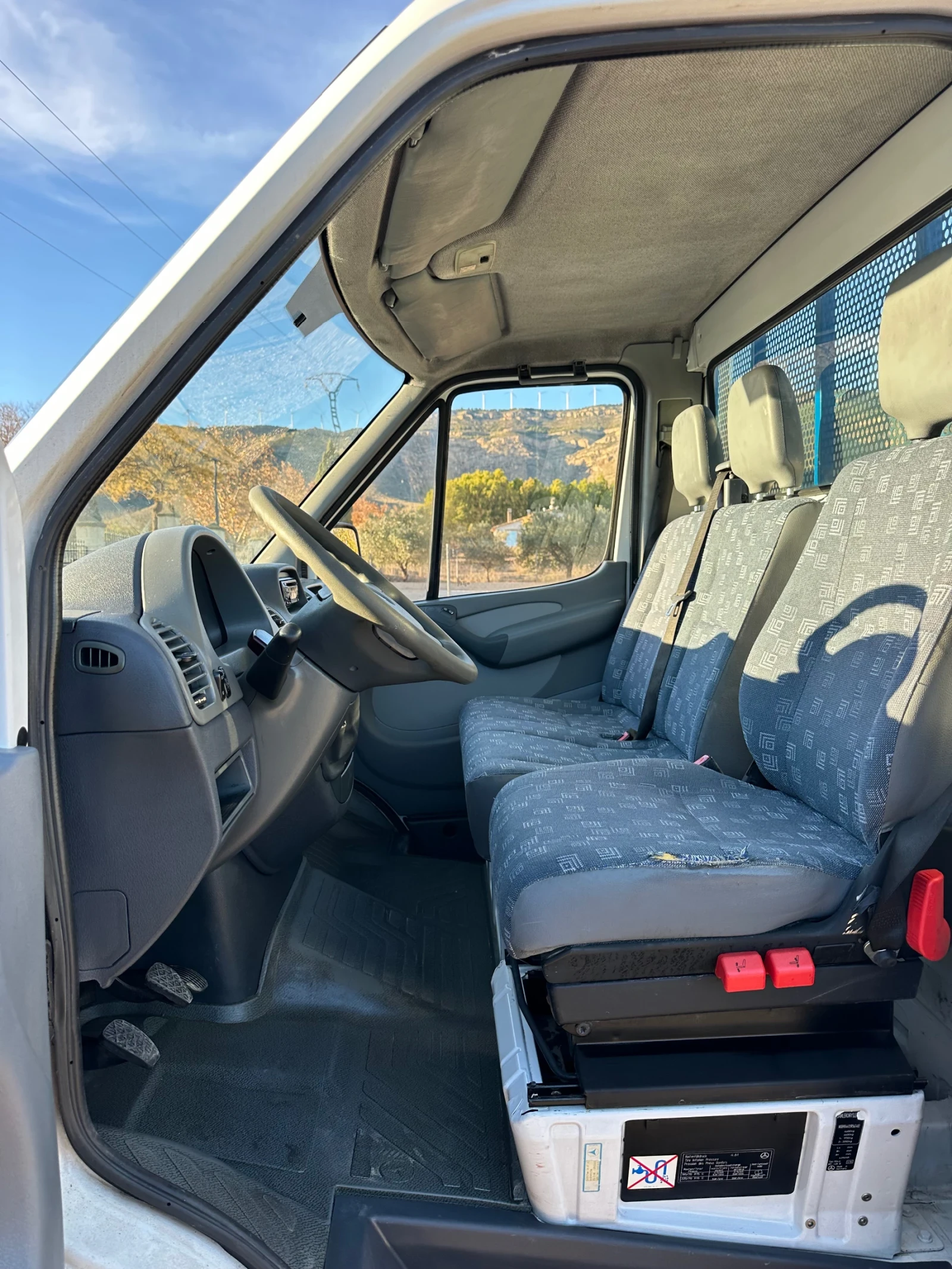 Mercedes-Benz 411  - изображение 10