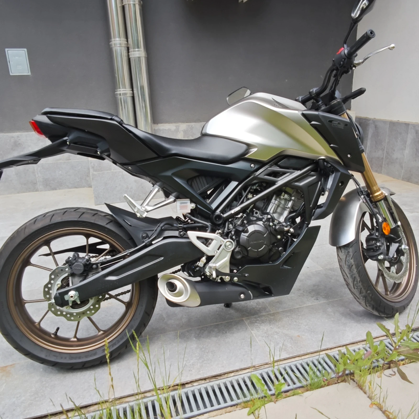 Honda Cb 125r, снимка 2 - Мотоциклети и мототехника - 54678239