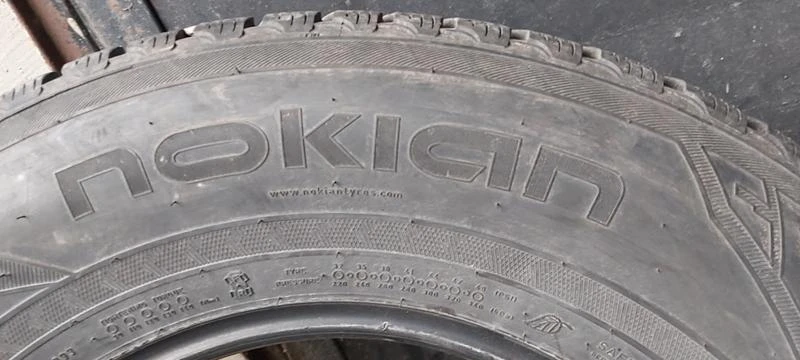 Гуми Зимни 245/70R16, снимка 5 - Гуми и джанти - 30948169