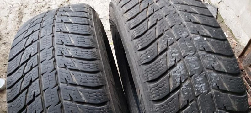 Гуми Зимни 245/70R16, снимка 2 - Гуми и джанти - 30948169