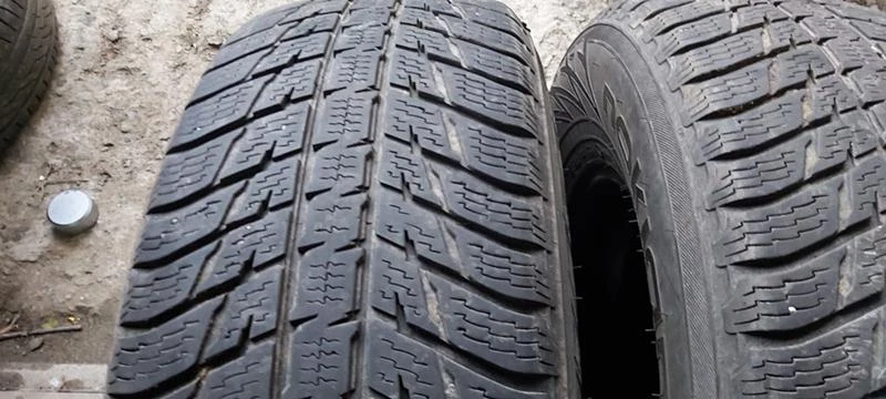 Гуми Зимни 245/70R16, снимка 3 - Гуми и джанти - 30948169