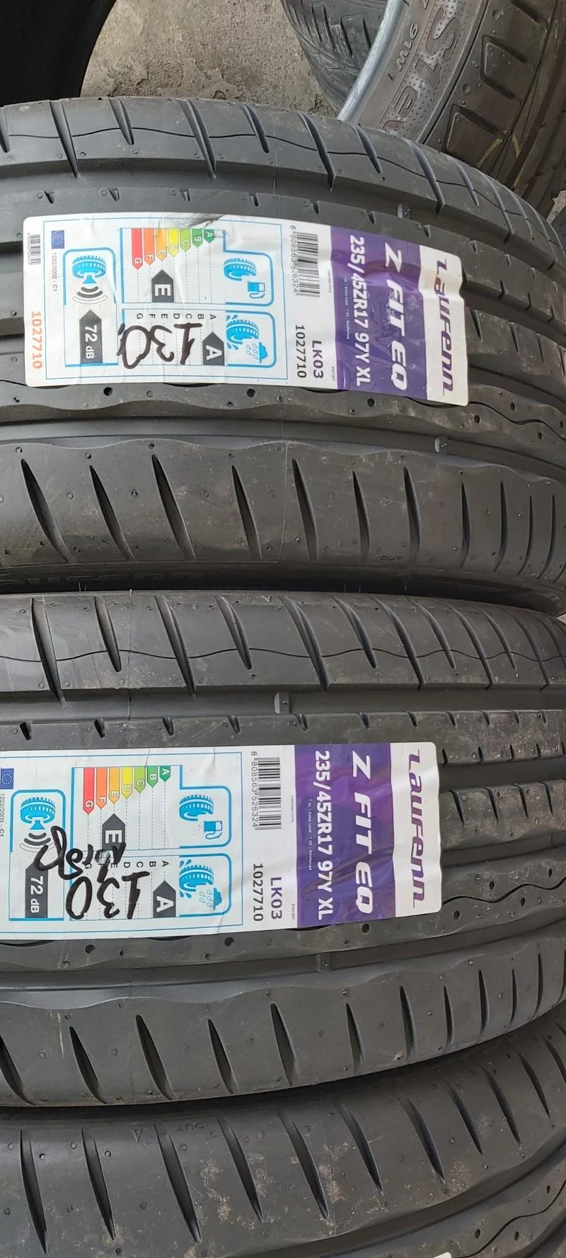 Гуми Летни 235/45R17, снимка 2 - Гуми и джанти - 32781593