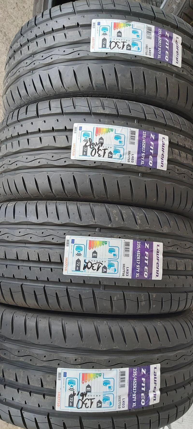 Гуми Летни 235/45R17, снимка 1 - Гуми и джанти - 32781593