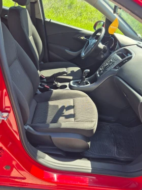 Opel Astra Sports Tourer, снимка 15