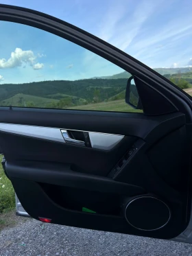 Mercedes-Benz C 220, снимка 12