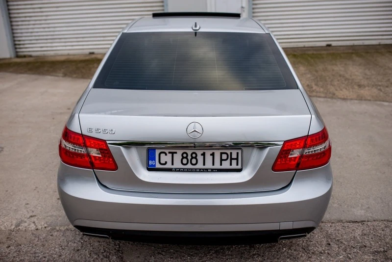 Mercedes-Benz E 500 Мерцедес Е550* 2010 Газ* Бензин, снимка 8 - Автомобили и джипове - 45876147