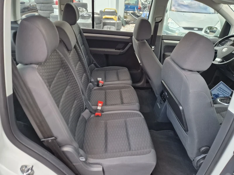 VW Touran 1.9TDI DSG, снимка 8 - Автомобили и джипове - 47500100