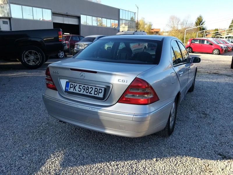 Mercedes-Benz C 220, снимка 6 - Автомобили и джипове - 47841632