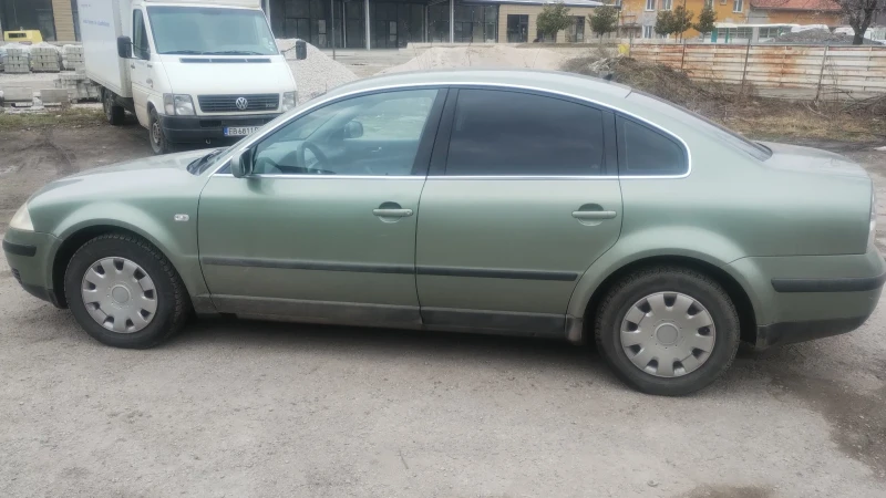 VW Passat 1.6, снимка 3 - Автомобили и джипове - 49325090