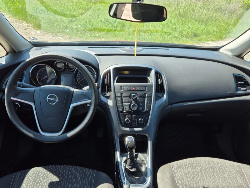 Opel Astra Sports Tourer, снимка 11 - Автомобили и джипове - 51173568