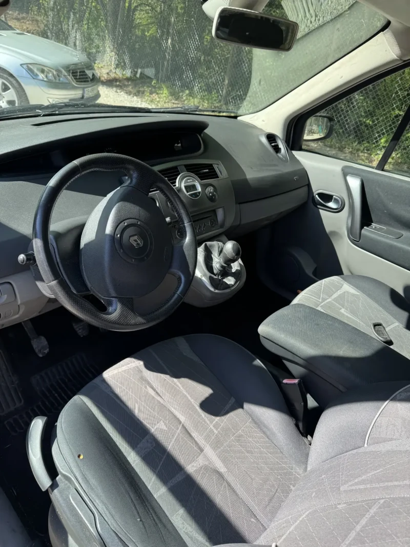 Renault Megane, снимка 14 - Автомобили и джипове - 51886994