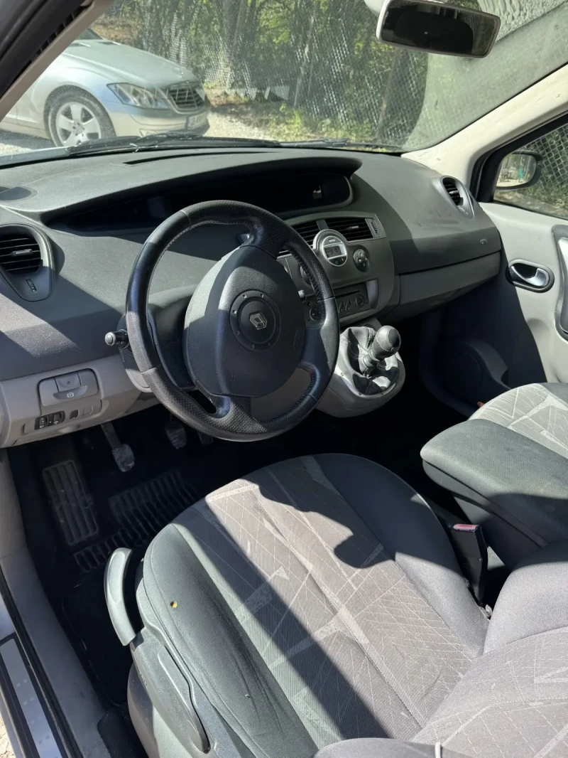 Renault Megane, снимка 13 - Автомобили и джипове - 51886994