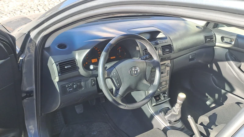 Toyota Avensis, снимка 5 - Автомобили и джипове - 52118778