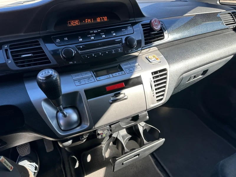 Honda Fr-v 1.7 V-TEC, снимка 12 - Автомобили и джипове - 52240094