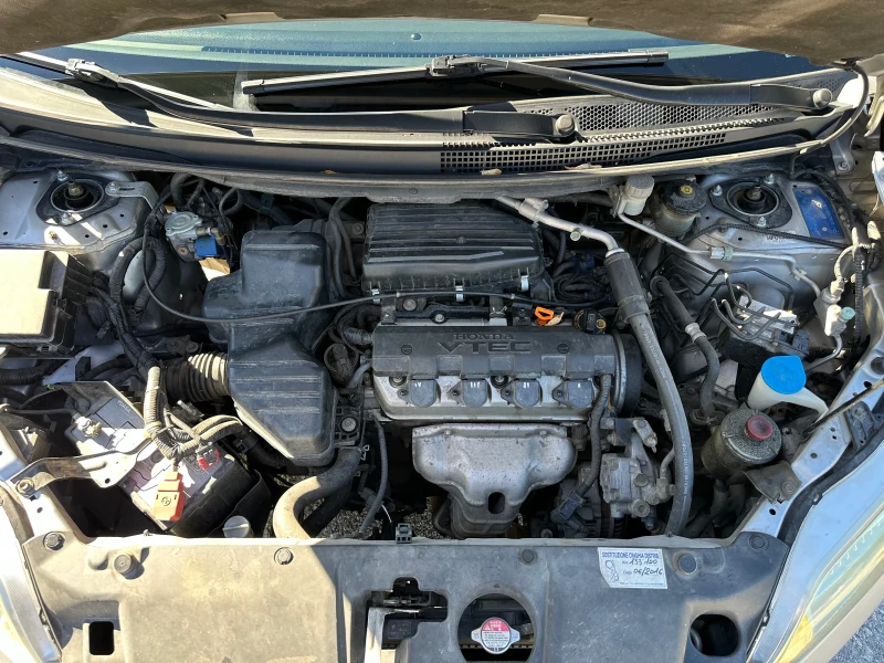 Honda Fr-v 1.7 V-TEC, снимка 13 - Автомобили и джипове - 52240094