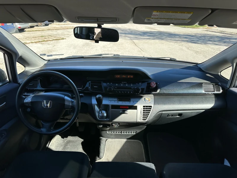 Honda Fr-v 1.7 V-TEC, снимка 6 - Автомобили и джипове - 52240094