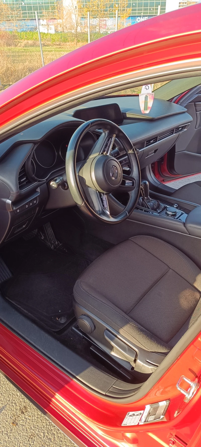 Mazda 3 Skyactiv G Mild Hybrid, снимка 12 - Автомобили и джипове - 52392591