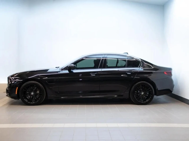 BMW 530E Mpacket* Headup* Обдух* Масаж* 360* , снимка 2 - Автомобили и джипове - 52402528