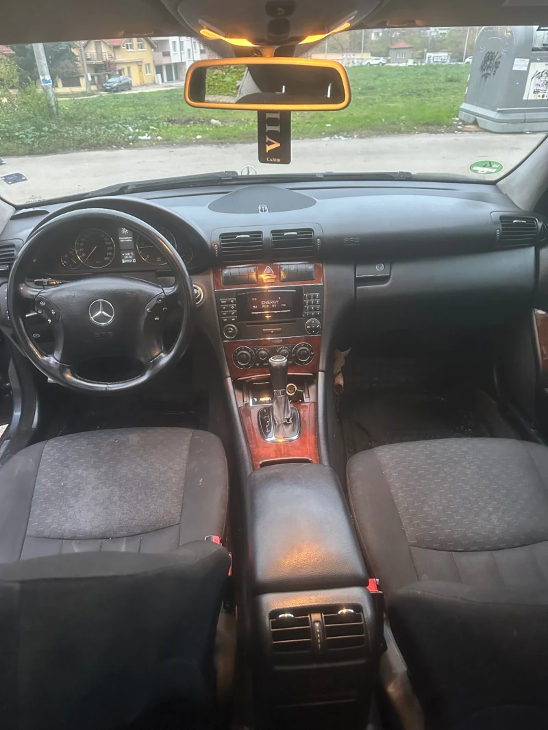 Mercedes-Benz C 220, снимка 6 - Автомобили и джипове - 52495907