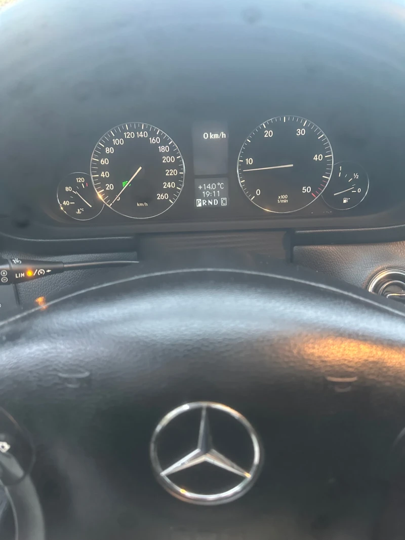 Mercedes-Benz C 220, снимка 10 - Автомобили и джипове - 52495907