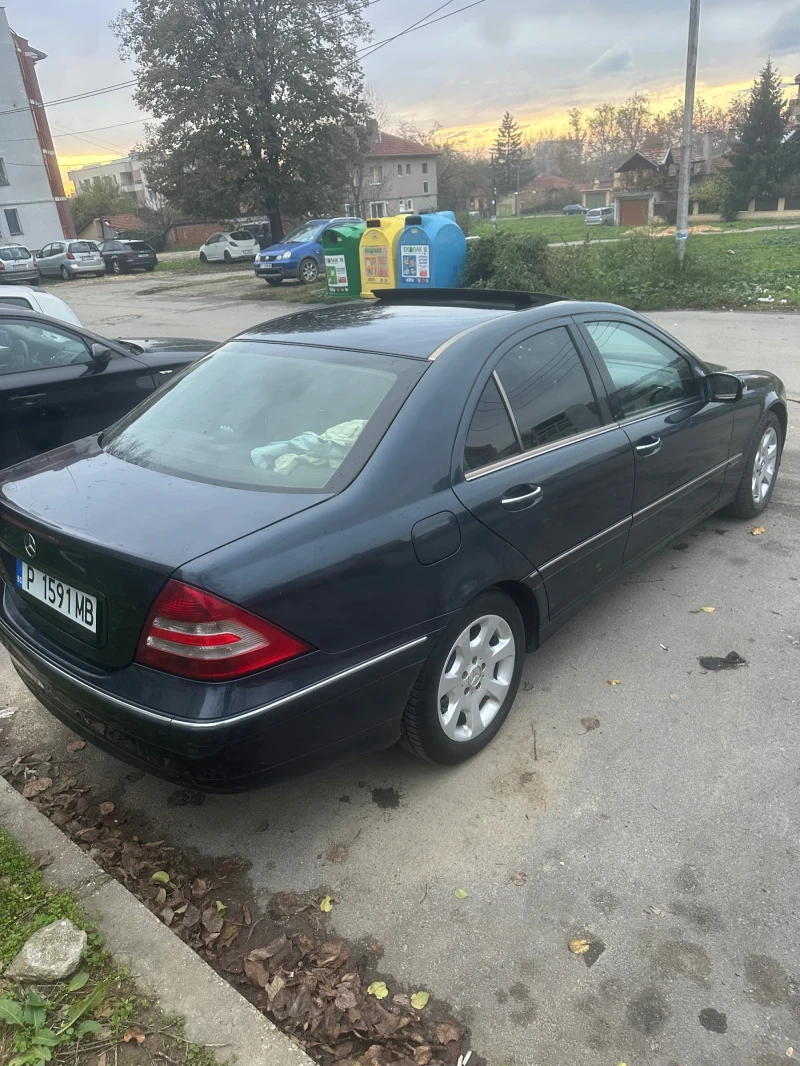 Mercedes-Benz C 220, снимка 4 - Автомобили и джипове - 52495907