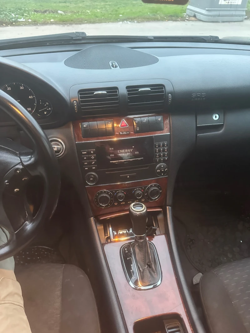 Mercedes-Benz C 220, снимка 9 - Автомобили и джипове - 52495907