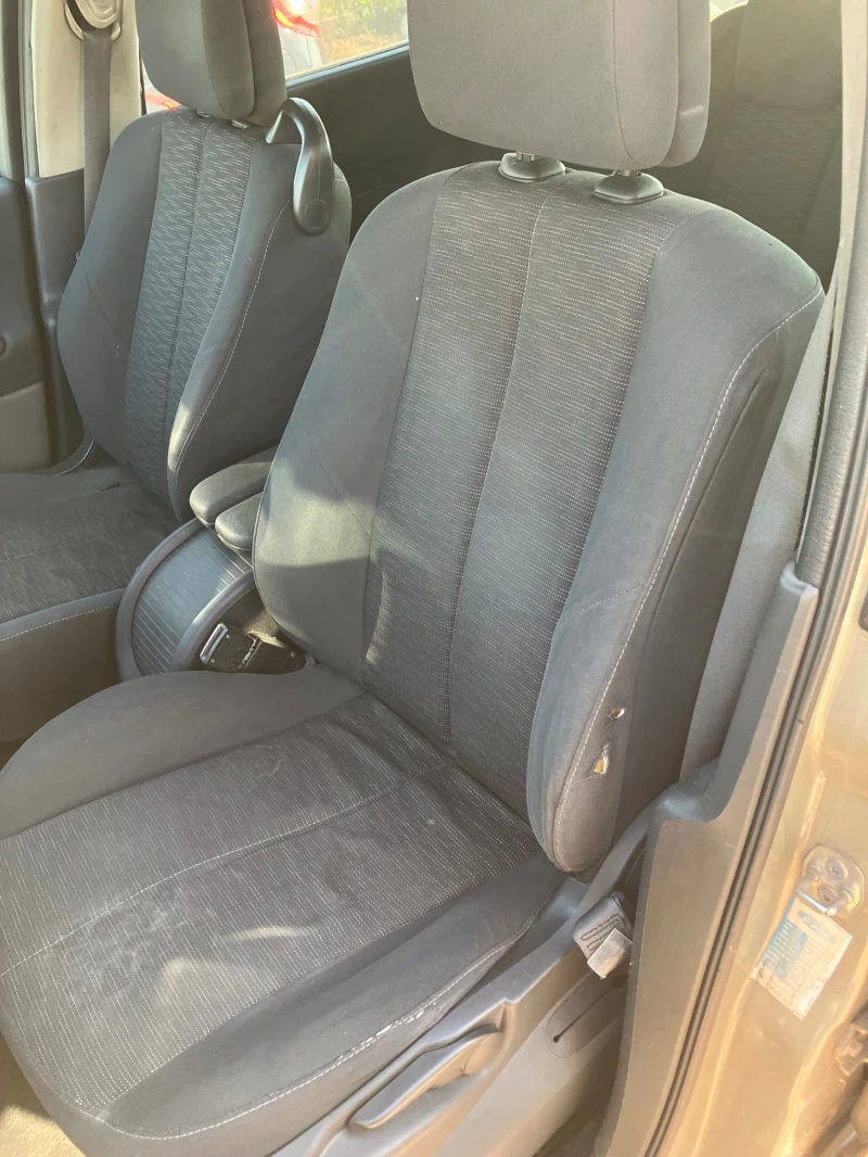 Renault Scenic, снимка 9 - Автомобили и джипове - 53040919