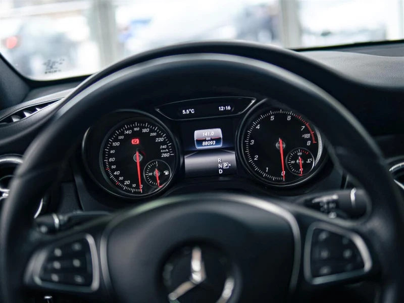 Mercedes-Benz CLA 250 4MATIC* АвтоКредит* (ЦЕНА ДО БГ), снимка 14 - Автомобили и джипове - 53152166