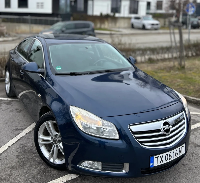 Opel Insignia 2.0CDTI, снимка 2 - Автомобили и джипове - 53509391