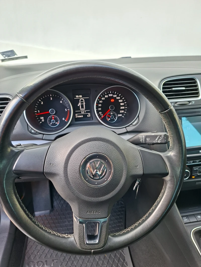 VW Golf, снимка 8 - Автомобили и джипове - 53585057