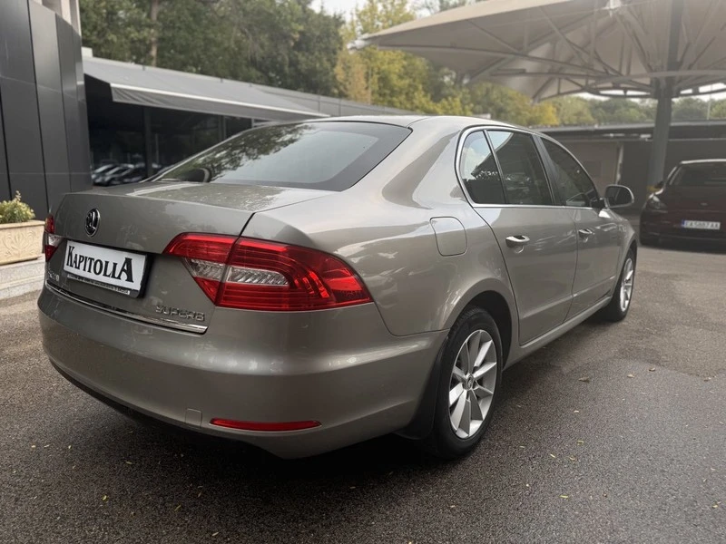 Skoda Superb, снимка 5 - Автомобили и джипове - 47282485