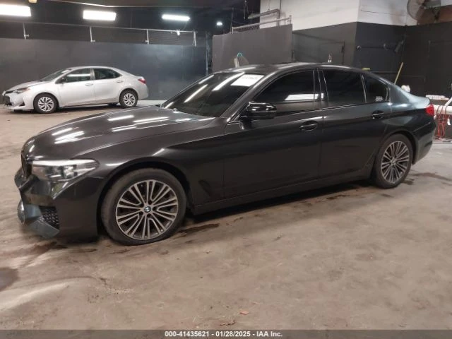 BMW 530 М-Пакет* xDrive* Ел.Седалки* Памет* З.Камера* , снимка 2 - Автомобили и джипове - 49178074