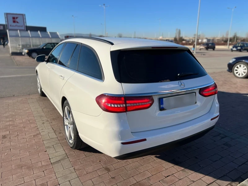Mercedes-Benz E 200, снимка 3 - Автомобили и джипове - 55371840