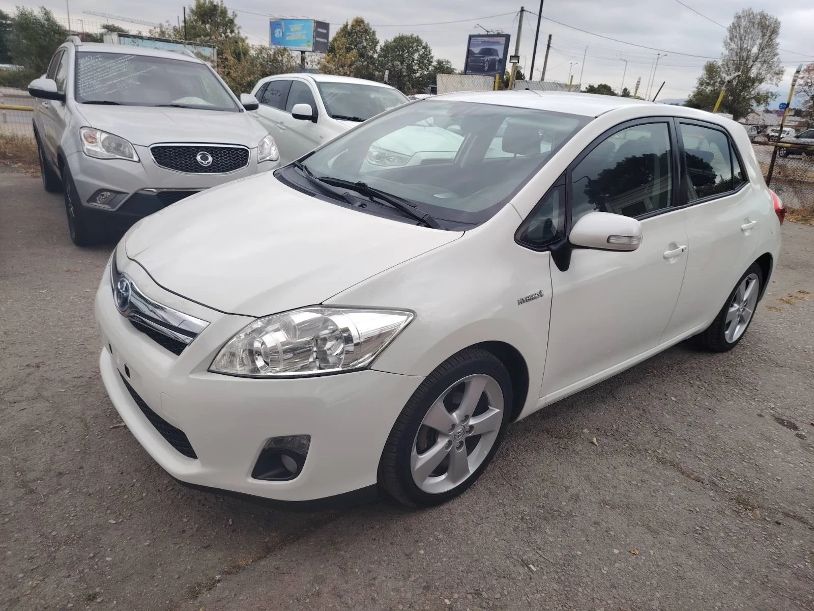 Toyota Auris 1.8i HYBRID 98кс.(120), снимка 1