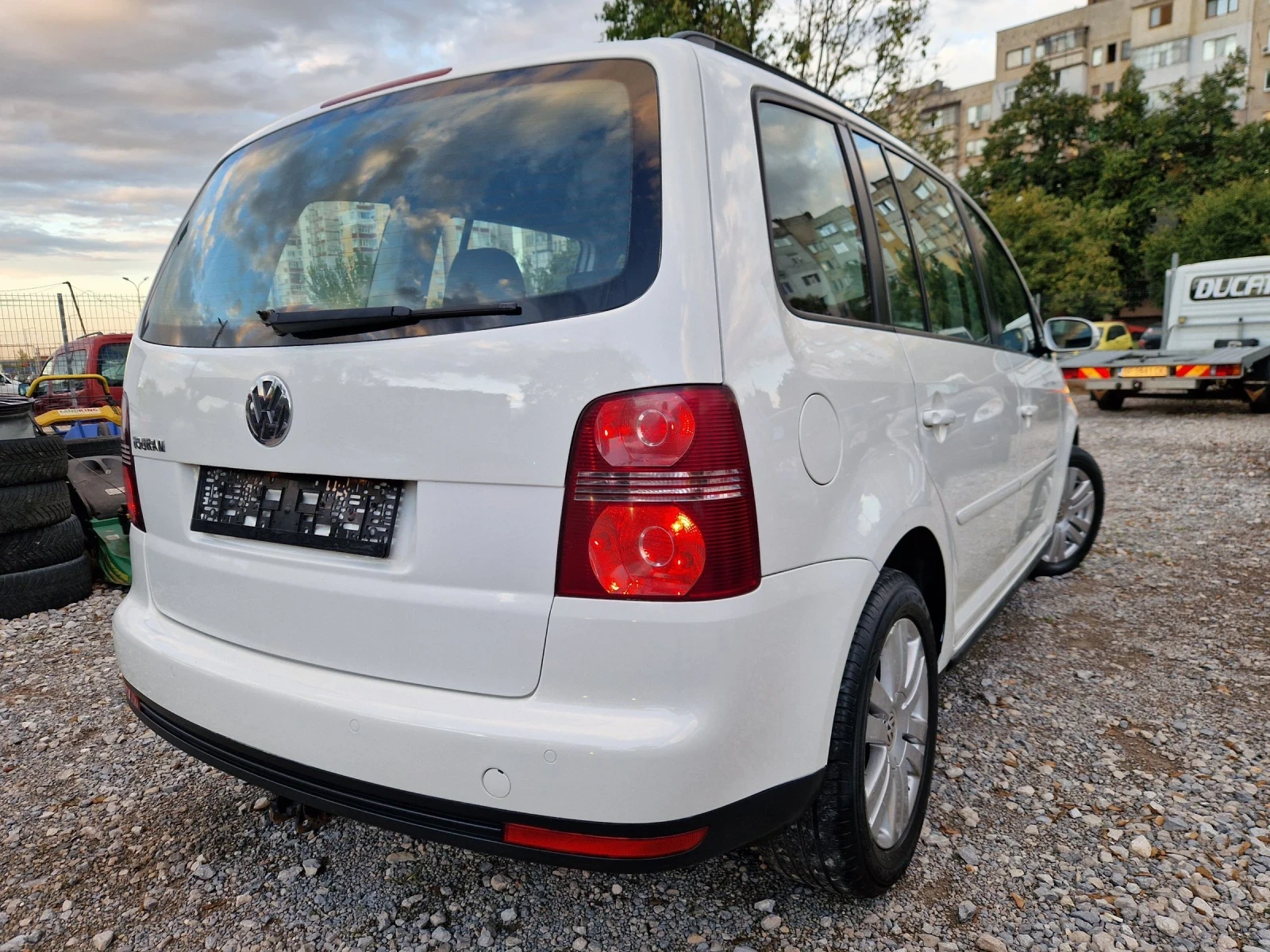 VW Touran 1.9TDI DSG - изображение 4