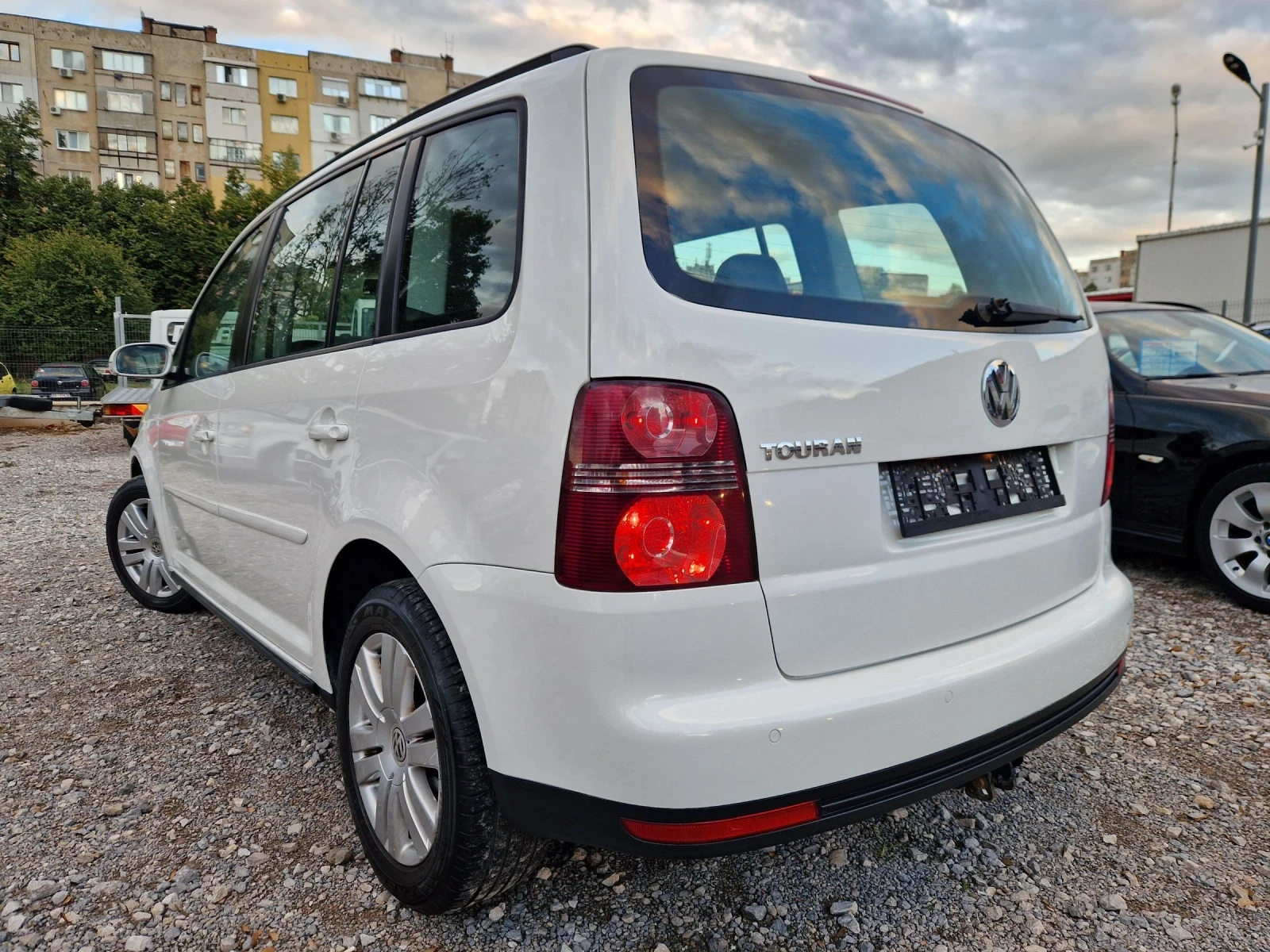 VW Touran 1.9TDI DSG - изображение 3