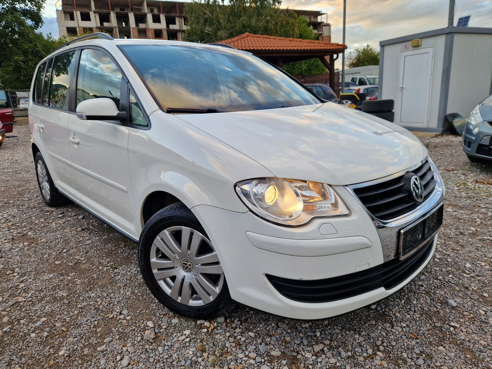 VW Touran 1.9TDI DSG - изображение 2