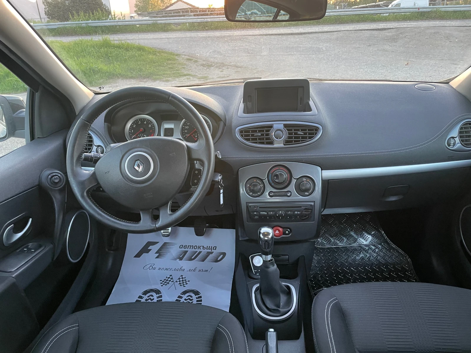 Renault Clio 1.2i-75-NAVI-ITALIA - изображение 8